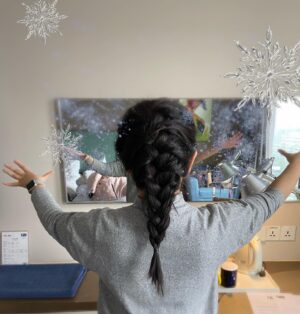 Elise Zhang Instagram - I’m never going back~The past is in the paaaaaaaast~~~~~Let it go~~ Let it go~~~❄️❄️❄️❄️❄️