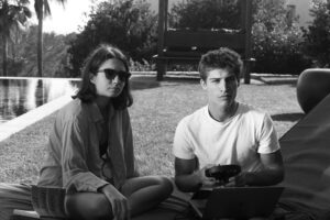 Elit İşcan Instagram - Fida & Damian ☀️ @baumbachersyndromemovie @kimotionpictures #baumbachersyndrome #kimotionpictures @baumbaueractors #baumbaueractors #baumbaueractorsfamily