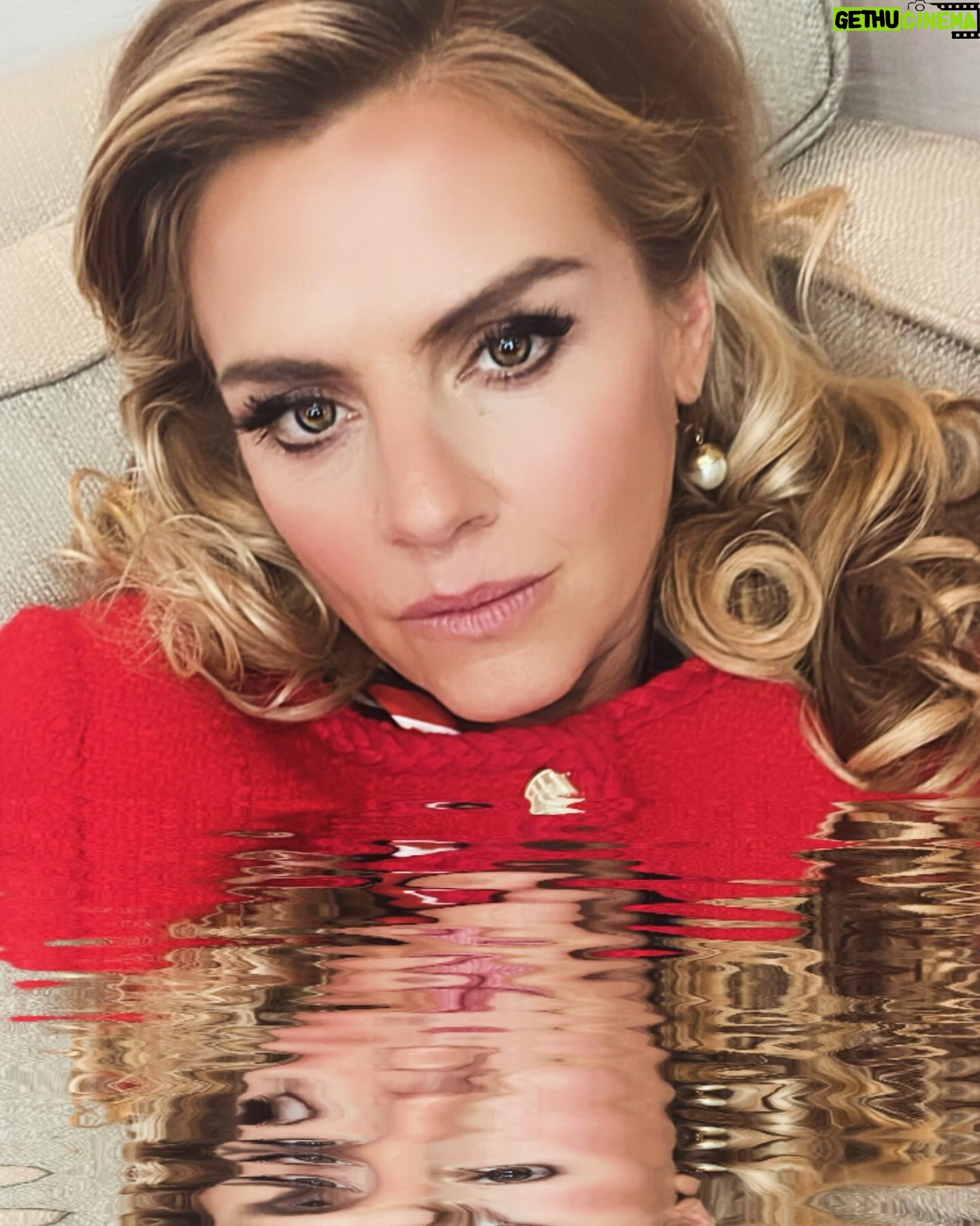 Eliza Coupe - 1.6K Likes - J A N U A R Y Photo 💩
#yourewelcome #january #photodump #love