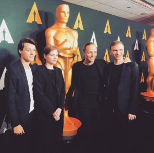 Eliza Rycembel Instagram - International Feature Film Press Event ✨ with Bartek, Janek and Tomek. #oscars2020 💍@bizuteriayes
