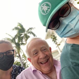 Elizabeth Craft Instagram - When we started this season of Fantasy Island @thelesliejordan was one of our dream guest stars! Tonight that dream comes true on our season finale! #happierinhollywood