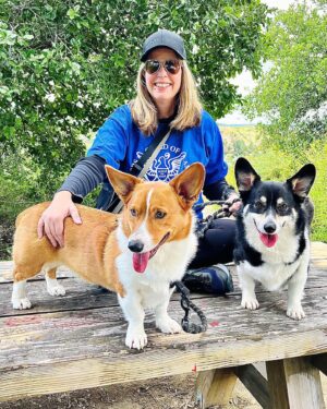 Elizabeth Craft Instagram - Nacho and Daisy support the WGA! #WGASTRONG