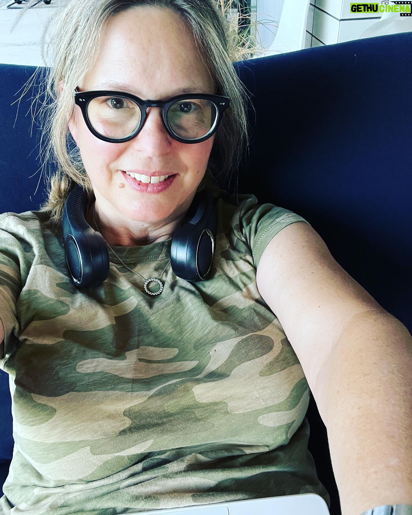 Elizabeth Craft - 696 Likes - Writing outside with help of this neck fan. Def going to take it to the picket line. #happierinhollywood #wgastrong