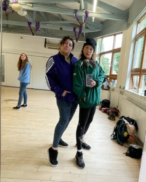 Elizabeth Ho Instagram - More Edinburgh fringe @chriskirkpatrickmasmusical magic 🪄 

1: first walk on the meadows
2: our airport pick up
3: first pizza party with everyone reunited
4: our poster in the wild
5: rehearsing bbs
6: meal break
7: preview Joey 
8: Finale 
9: Wig Bucket roll call
10: Spotted another poster in the wild