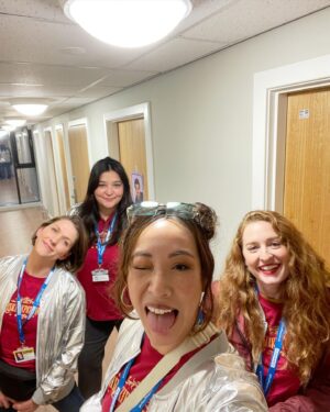 Elizabeth Ho Instagram - More Edinburgh fringe @chriskirkpatrickmasmusical magic 🪄 

1: first walk on the meadows
2: our airport pick up
3: first pizza party with everyone reunited
4: our poster in the wild
5: rehearsing bbs
6: meal break
7: preview Joey 
8: Finale 
9: Wig Bucket roll call
10: Spotted another poster in the wild