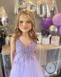 Actress Ella Chadwick HD Instagram Photos and Wallpapers July 2024