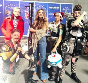Elle Newlands Instagram - Final day of @igfestuk! Join myself and @the_ben_starr on the Main Stage at 12.30pm for a Wee Chat with @weeclairehere and check out this epic cosplay!

I have LOVED meeting you all! Please stop by Hall 3 (Meet and Greet area) and say hi ❤️ thank you @mcduggan33 for an AMAZING weekend!! 

#apexlegends 
#apexlegendscommunity 
@scarletrosecosplay