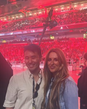 Elle Newlands Instagram - I had such a fun filled and action packed weekend at ALGS Split 1 Playoffs, that I forgot to take photos but here are a few highlights from other people’s cameras from Saturday and Sunday. Words can’t express how much I love being part of the Apex community and how much I adore the people in it. I am a lucky wee lassie ❤️

PS There are more group shots and official cast and crew group photos on the way! There are so many! A lot of fun was had and I’m exhausted 🫶🏻

@playapex 
#algs 
#apexlegends 
#horizonapexlegends

@shahinpdx 
@karimcheeseg 
@spideytiff 
@johnnyyoung_115 
@annawillgram