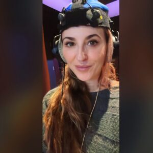 Elle Newlands Instagram - 2024 is looking dorky 🤓