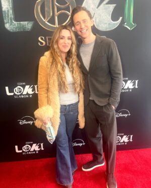Elle Newlands Instagram - Fun things happen when you leave the house. Who knew?
 
Beautiful show with a stellar cast and creative team. And @twhiddleston is a genuinely lovely human and proper gent. 

Thank you @bobglob237 and @televisionacad for a fantastic, rainy Saturday morning in LA.