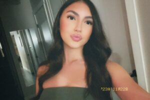 Elle Paris Legaspi Instagram - 🙃
#explore #explorepage