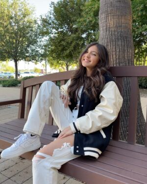 Elle Paris Legaspi Instagram - 🤍🐄