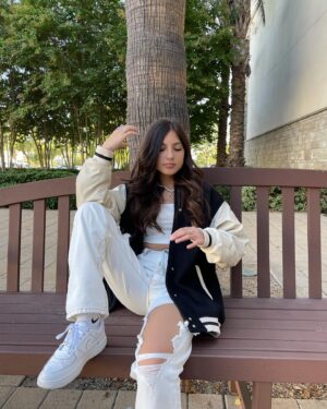 Elle Paris Legaspi Instagram - 🤍🐄