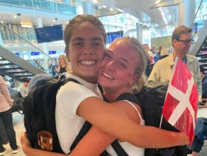 Ellen Hillingsø Instagram - Åhhhhhhh ENDELIG hjemme, tak……🙏🙏😅🥹♥️ @annacastenskiold ………….#velkomstentourage