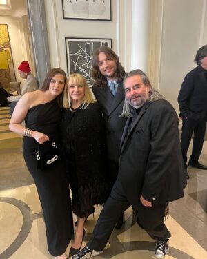 Ellen Mirojnick Instagram - About Last Night the before 🌟✨🏆🍾🥂 @jenlame1 @ludwiggoransson #hoytevanhoytema @oppenheimermovie 🌟🌟🌟🍾🍾🍾👏🏻👏🏻👏🏻🧡🧡🧡🧡🧡👏🏻👏🏻👏🏻👏🏻🌟🌟thxu @louisekennedyofficial  @beegoddessjewellery