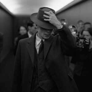 Ellen Mirojnick Instagram - In an exclusive @theartofcostume conversation with Oppenheimer costume designer Ellen Mirojnick - @byellenm , we explore the intricate details and thoughtful choices behind the Oppenheimer costumes that transport us to the pivotal era of J. Robert Oppenheimer and his associates ⚛️🧵 Mirojnick’s insights reveal the depth of her research, her collaboration with an exceptional team including Christopher Nolan and Emma Thomas, and the subtle nuances in costume design that make Oppenheimer not just a period piece, but a powerful and emotionally resonant cinematic experience.

For the full interview, head to TheArtofCostume.com or follow the link in our bio!

📖: Written and Edited by @hautespencer 
📸: Melinda Sue Gordon/Universal Pictures © Universal Pictures. All Rights Reserved.
———
#oppenheimer #theartofcostume #costumedesign #costumedesigner #oppenheimermovie #christophernolan #cillianmurphy #emilyblunt #florencepugh #periodcostume #ellenmirojnick #costumedesignersguild #nakedwithoutus