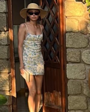 Elli Rhiannon Müller Osborne Instagram - Ischia og Procida ☀️🌀👒🫶🏼