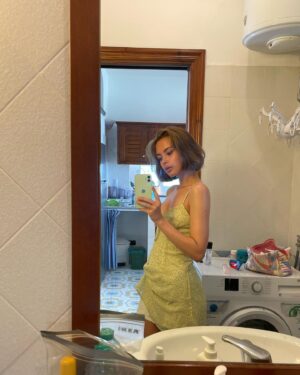 Elli Rhiannon Müller Osborne Instagram - 