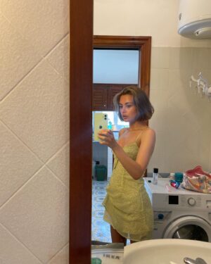 Elli Rhiannon Müller Osborne Instagram - 