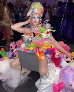 Ellie Diamond Instagram - DRAG CON PT.1 🧸🎀👛🌸🏩💕💞 
-
Thank you to everyone who came to visit the toy machine over the weekend this dress and booth was a lot of fun to create and bring to life! #madebyme 
-
This dress was inspired by a gorgeous shop I visited while in Australia (swipe to the last pic) @tibbsandbones