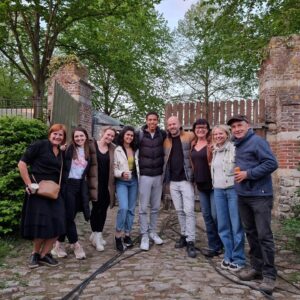 Ellie Duckles Instagram - Some BTS from The Judgement of Paris with the loveliest crew and cast. Missing my on-screen familia ♥️ 

swipe for some serious fruit eating🍊😂🍎