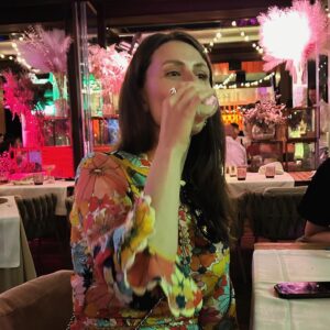 Ellie Taylor Instagram - Mallorca with my beautiful girls 🩷🩷🩷
The most wonderful few days hanging out in beach clubs pretending to be a bride, generally dressing like a crazed aunt and above all, remembering how much I enjoy limoncello.