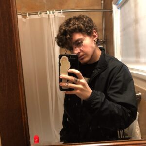 Elliot Fletcher Instagram - here’s me lookin like an emo harry potter