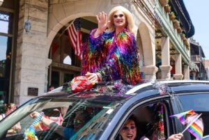 Elliott with 2 Ts Instagram - Had such a lovely time in Eureka Springs for Pride!!!! Loved connected with @callher6 and spending time with my drag race sisters @thealyssahunter and @ladycamden thank you so much @eureka_springs_pride @eurekalive and @antopher01 for such a wonderful weekend!!!! #pride #living #gigs #dragrace #travel #vegasqueen 
💇🏼‍♀️: @hatzbycarlos / @wigsbyvanity 
👗: @the_drag_room / @taeyacloset