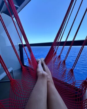 Elliott with 2 Ts Instagram - Day 3 of ship duties complete!!!! Living my best life yall!!!! 
💇🏼‍♀️: @hatzbycarlos 
🧥: @dezaigns 
@worldpokertour @virginvoyages @worldofwonder 
#virginvoyages #queenofthesea #originalshipqueen #virgin #living #gigs #booked #lol