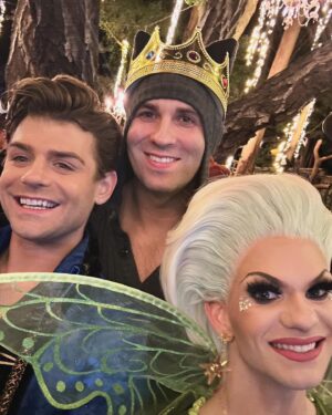 Elliott with 2 Ts Instagram - So many more pics to post, but literally went to a party with every star of every show i watched growing up. Big time rush, victorious, wizards of waverly place, HOLES, Ned’s declassified, that’s so raven, even Steven’s, all in one place. It was truly magical. 💋🍀🧚🤟🏻💕
#disney #disneychannel #nickelodeon #tv #film #living