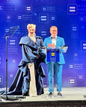 Elliott with 2 Ts Instagram - It was such an honor to present at the @humanrightscampaign Las Vegas gala as well as introducing congressman @stevenahorsford to speak. It’s such an honor to be apart of an organization that is actively fighting on a daily basis for our rights as members of the LGBT  community. We gotta fight the good fight yall!!!! 💕💋🤟🏻🏳️‍🌈🏳️‍⚧️
💇🏼‍♀️: @wigsx 
🪡: @olwenzarlengostyle 
🧥: @luismiguelchicago 
💍: @nobasicbombshell 
@lasvegashrc @humanrightscampaign #hrc #humanrightscampaign #queen #dragqueen #dragrace #politics #queerpolitics