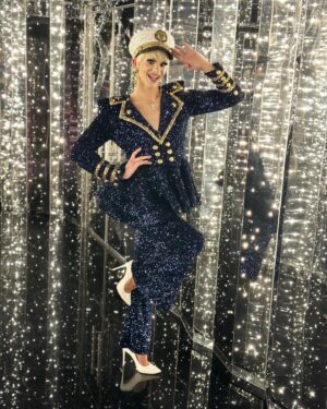 Elliott with 2 Ts Instagram - First day of ship duties was a fabulous success!!!! Ahoy @virginvoyages 💋🚢🤟🏻💄 @worldpokertour @worldofwonder 
#queenoftheseas #originalshipqueen #dragrace #virgin #virginvoyages #gigs #travel #tourist #selfmadequeen