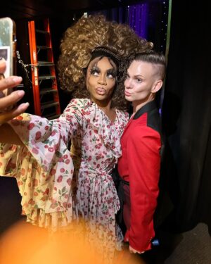 Elliott with 2 Ts Instagram - Love getting to work with my #dragrace sisters!!!! We had so much fun on the @biggaycruise can’t wait to set sail again in October!!!! Go to biggaycruise.com and book!!!! It’s going to be so fabulous!!!! Announcing our headliner soon!!!! 💕🤟🏻💋🛳️ #dragrace #gaytravel #gaycruisedirector #cruisedirector #biggaycruise