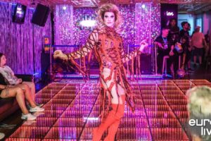 Elliott with 2 Ts Instagram - Had such a lovely time in Eureka Springs for Pride!!!! Loved connected with @callher6 and spending time with my drag race sisters @thealyssahunter and @ladycamden thank you so much @eureka_springs_pride @eurekalive and @antopher01 for such a wonderful weekend!!!! #pride #living #gigs #dragrace #travel #vegasqueen 
💇🏼‍♀️: @hatzbycarlos / @wigsbyvanity 
👗: @the_drag_room / @taeyacloset