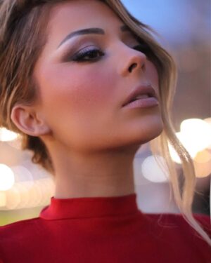 Elona Ndrecaj Instagram - She is the definition of beauty 💫

Make up and hair @nv.houseofbeauty