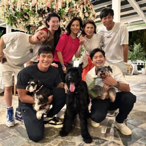 Elvin Ng Instagram - Life would be #ruff without you. 🐾🐾🐶🐶 #furrykids #pawrents