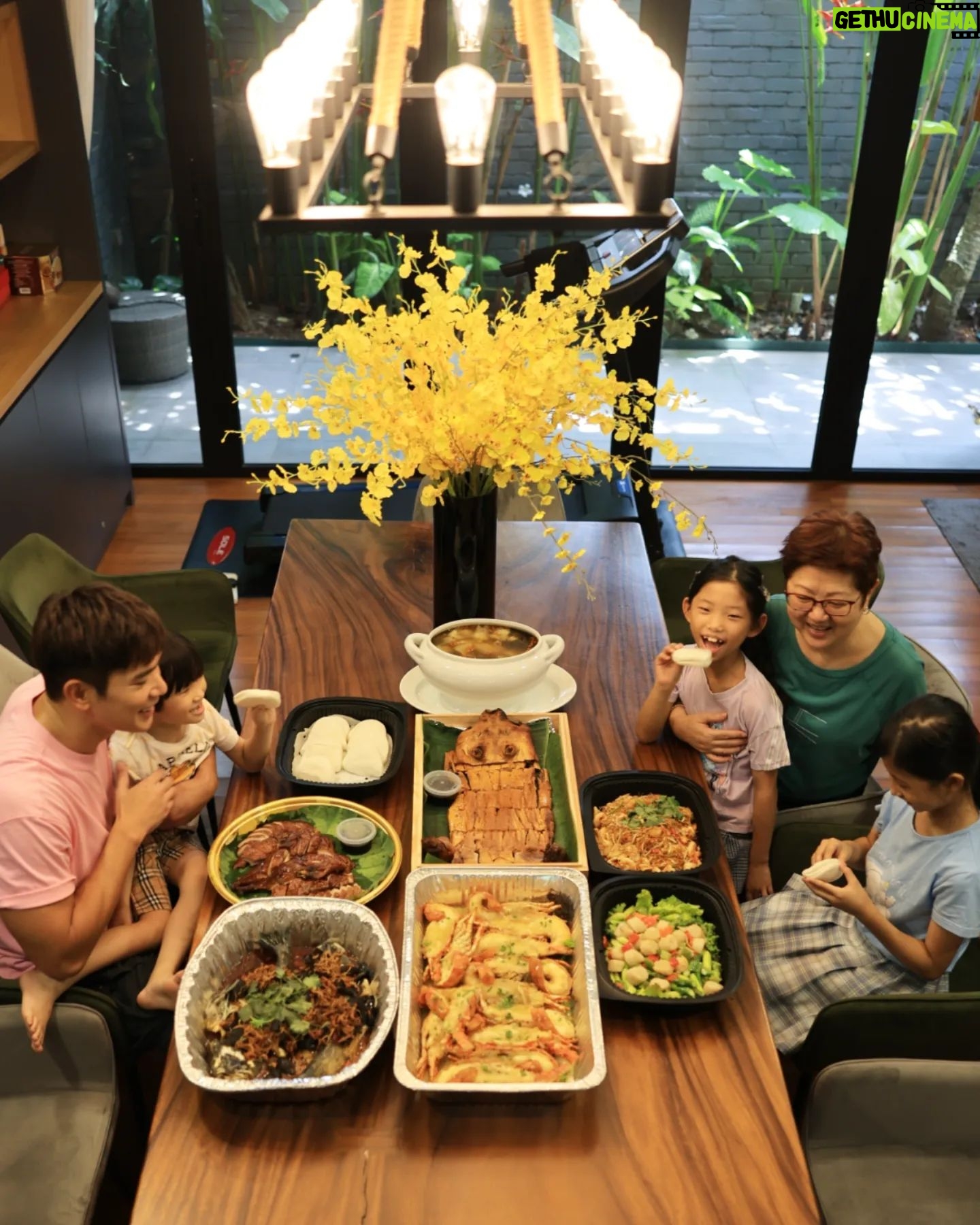 Elvin Ng - 4.2K Likes - Sweet #MothersDay celebration at home with #AhMa and the #nottikids! ❤️ #peonyjade #peonyjadesg @peonyjadesg