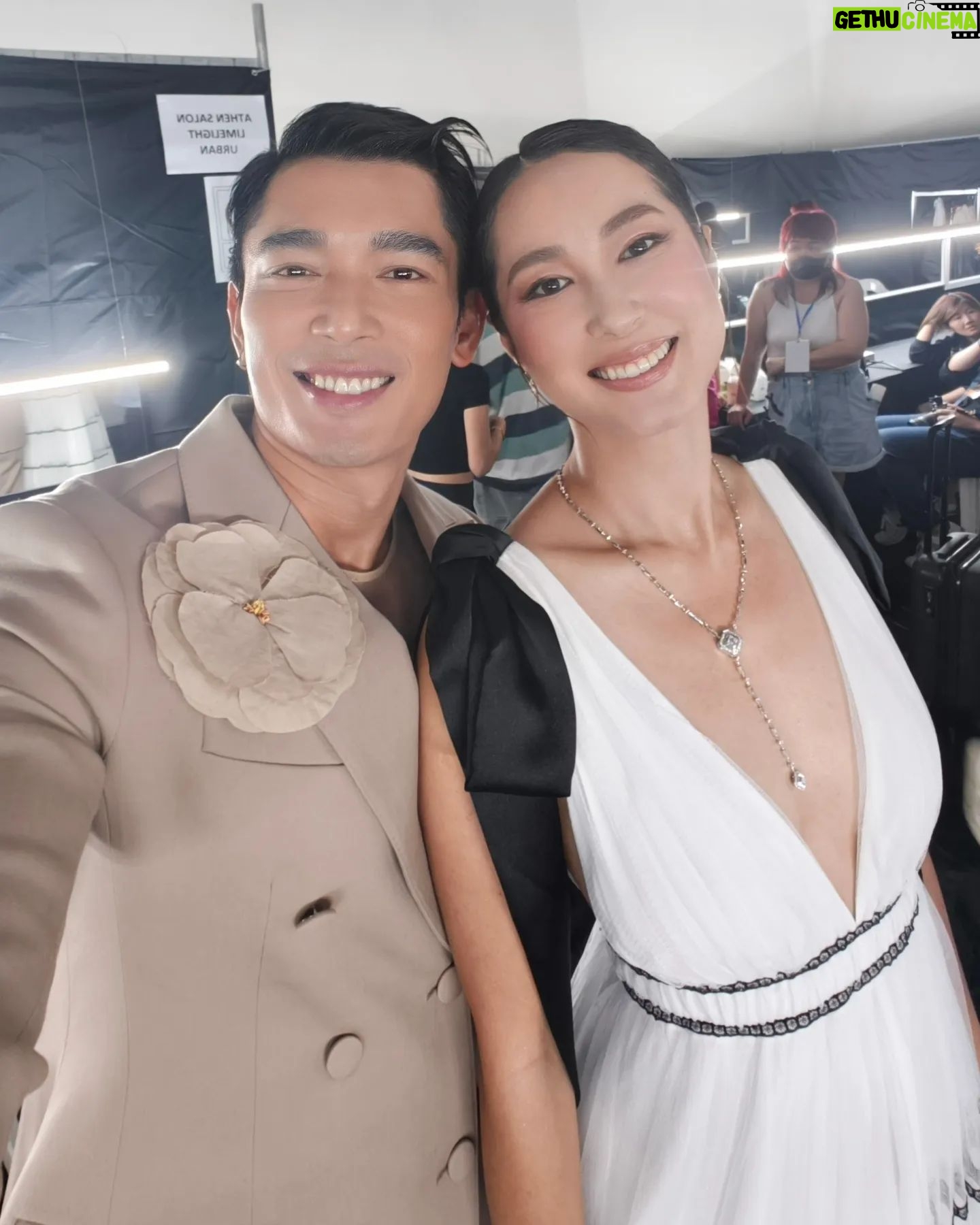 Elvin Ng - 9.2K Likes - Oh, look who I bumped into today! 😉😘 #StarAwards2024 #红星大奖2024 @the_celebrityagency @elvinology