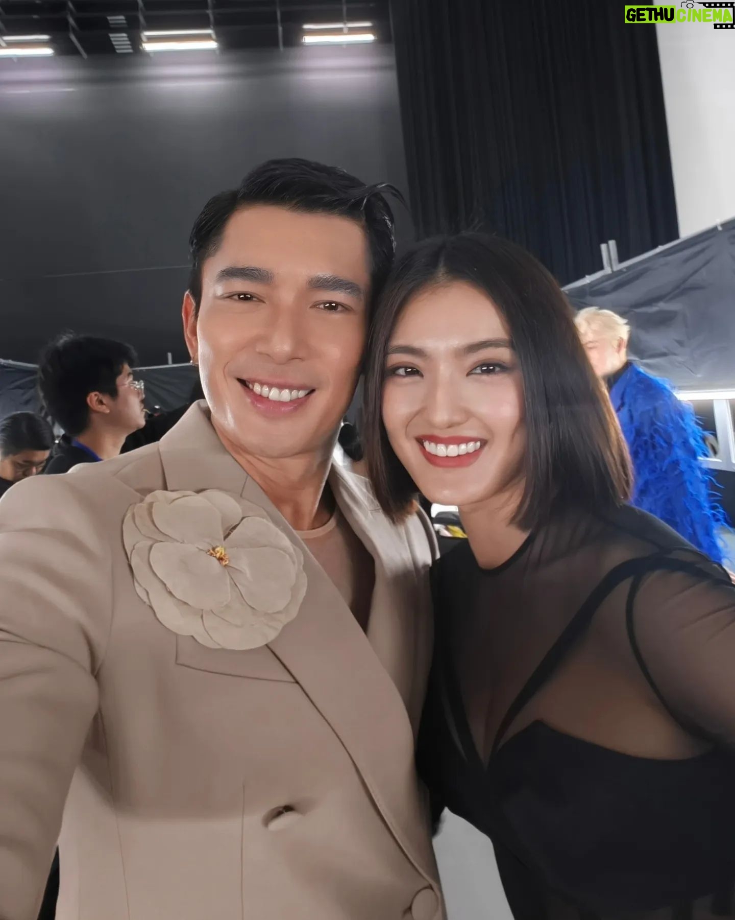 Elvin Ng - 9.2K Likes - Oh, look who I bumped into today! 😉😘 #StarAwards2024 #红星大奖2024 @the_celebrityagency @elvinology