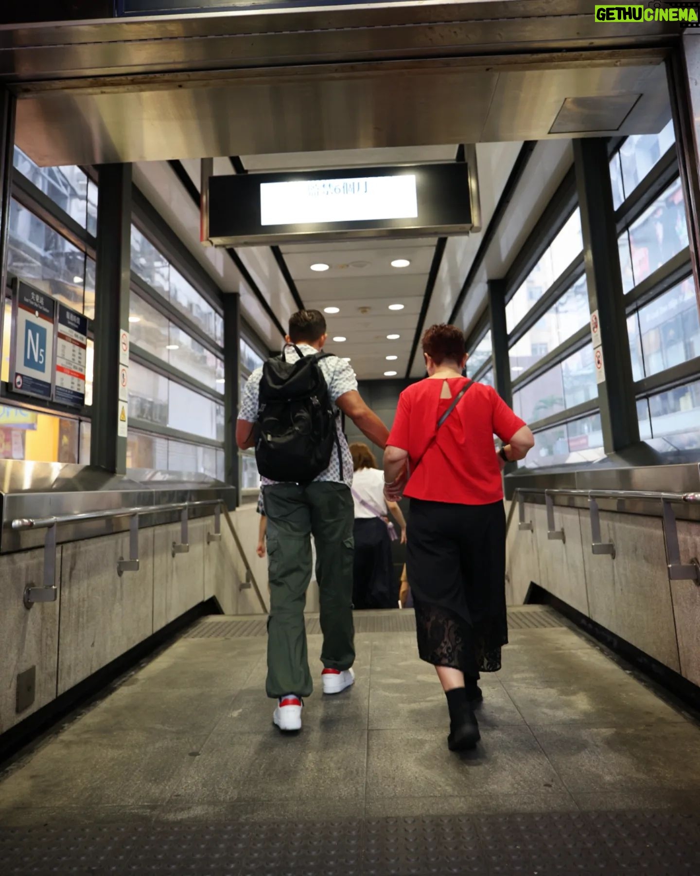 Elvin Ng - 1.7K Likes - Mother's Day means holding her hand and walking forward together. Happy Mother's Day to all the noble and beautiful mothers out there. ❤️ #iloveyou #happymothersday