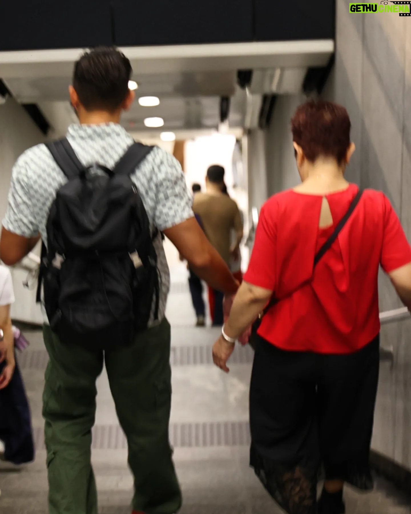 Elvin Ng - 1.7K Likes - Mother's Day means holding her hand and walking forward together. Happy Mother's Day to all the noble and beautiful mothers out there. ❤️ #iloveyou #happymothersday