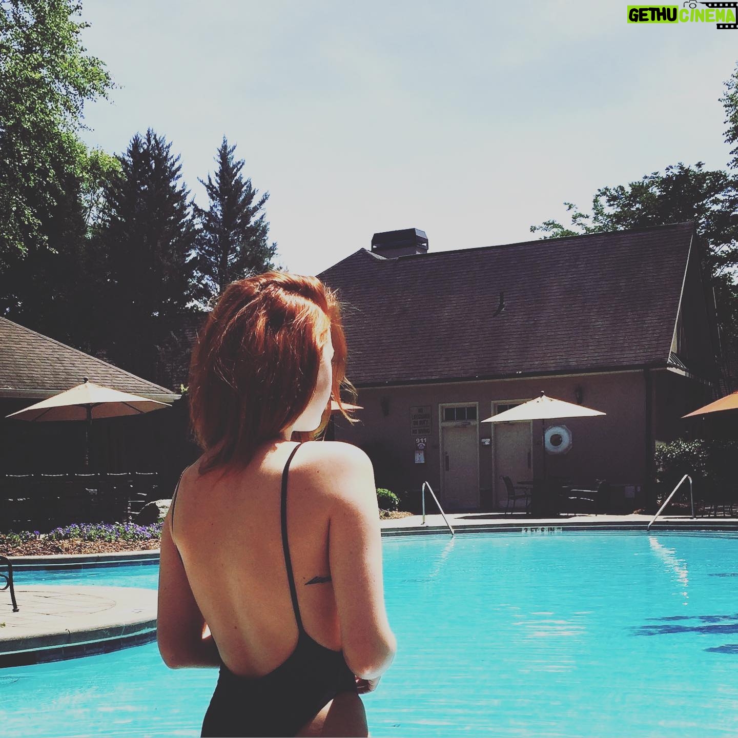 Elyse Dufour - 1.5K Likes -