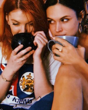 Elyse Dufour Instagram - InsertQueenlyricshere @katkellyd you’remybestfriend ♥️