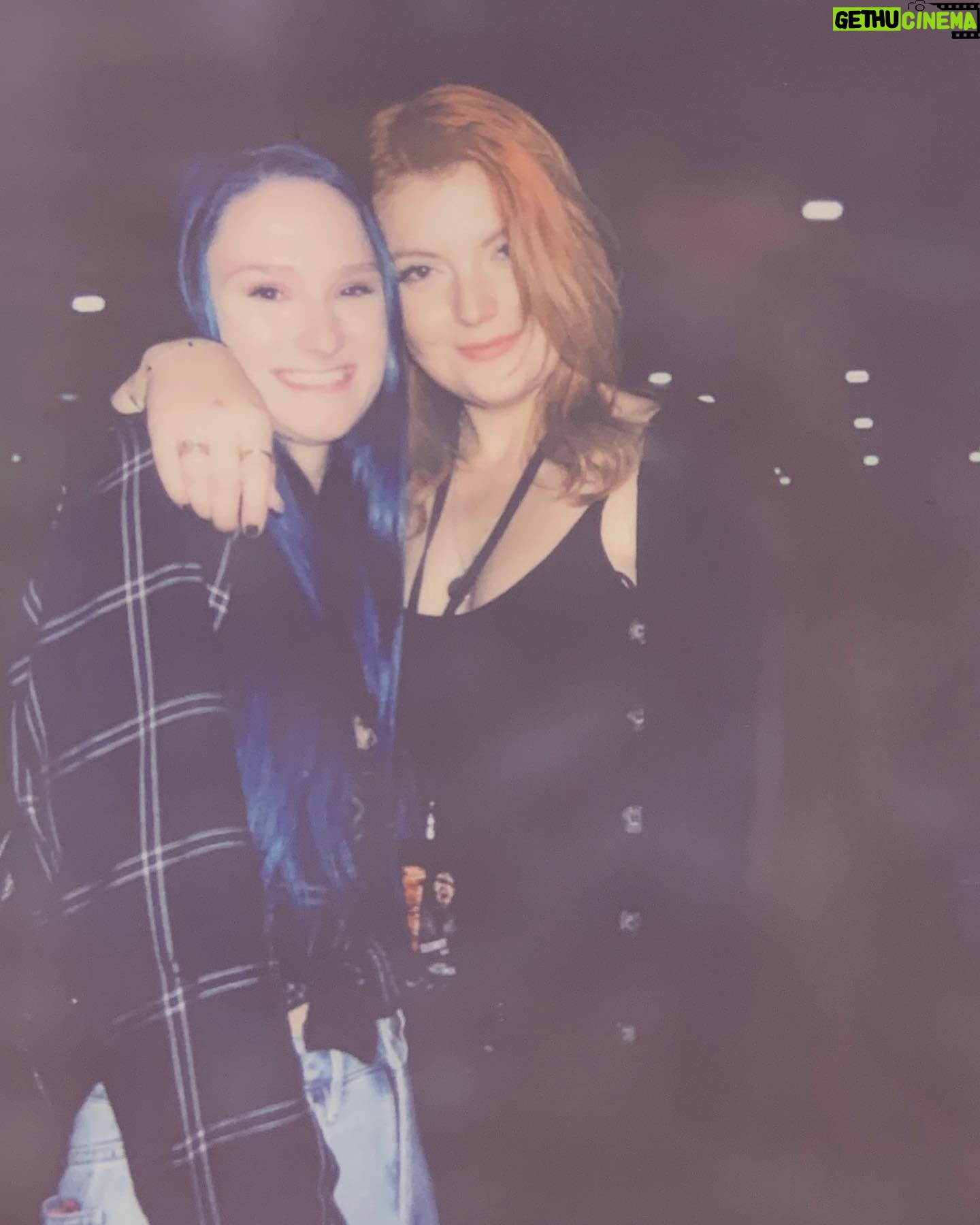Elyse Dufour - 1.3K Likes - Goingtoclogyourshitwithonemore #walkerstalkercon #walkerstalker postsorryinadvance but I love these people #twd #twdfans #twdfamily
Please comment and let me tag you because I love you so much