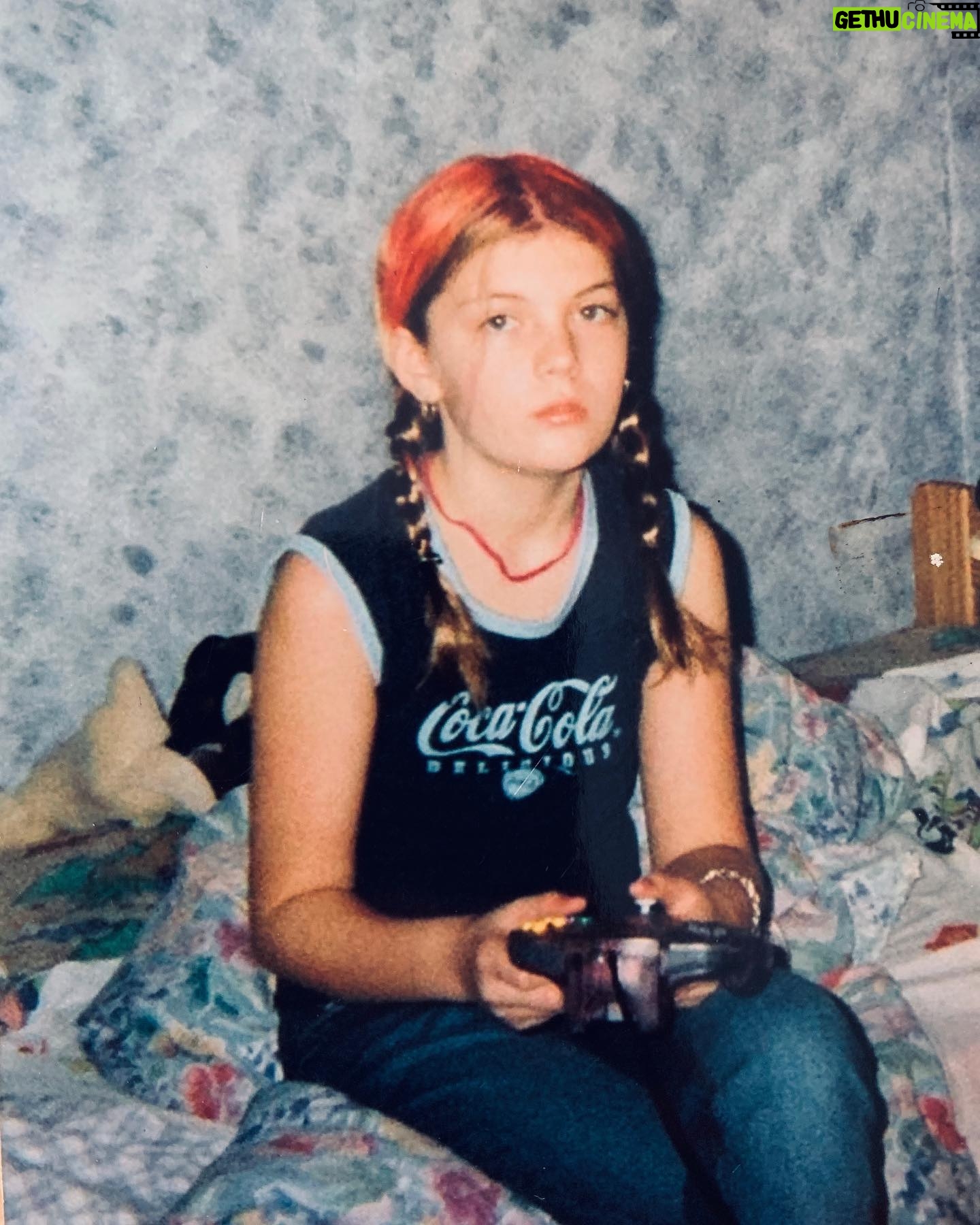 Elyse Dufour - 1.4K Likes - Peopledontchange?
