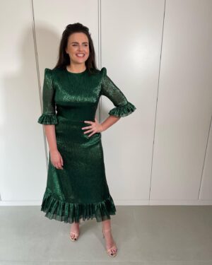 Emer Kenny Instagram - Went to the Comedy Awards. Looked quite Irish. Someone mistook me for Aisling Bea. 💚

Hair by @naradkutowaroo 
Makeup by @samcmakeup 
Thank you to @emhargreaves @multitudemedia