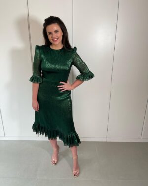 Emer Kenny Instagram - Went to the Comedy Awards. Looked quite Irish. Someone mistook me for Aisling Bea. 💚

Hair by @naradkutowaroo 
Makeup by @samcmakeup 
Thank you to @emhargreaves @multitudemedia