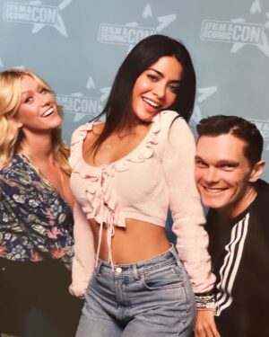 Emeraude Toubia Instagram - Auf Wiedersehen Germany 🩷! #Shadowhunters ➰🥲