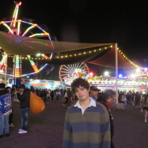 Emery Kelly Instagram - catch a little feel tonight 🎡🔥