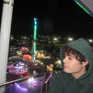 Emery Kelly Instagram - catch a little feel tonight 🎡🔥